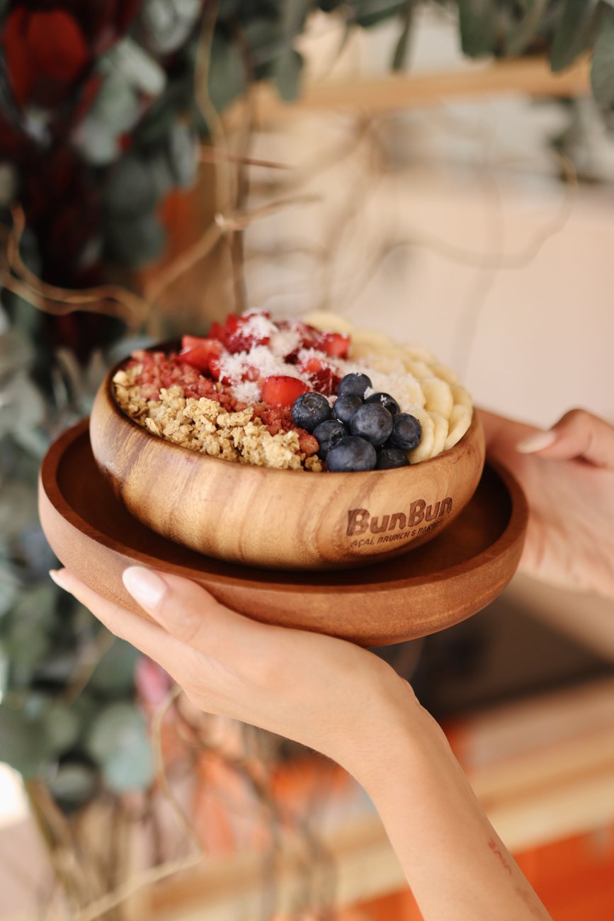 Bowl BunBun con fruta fresca servido en nuestro local